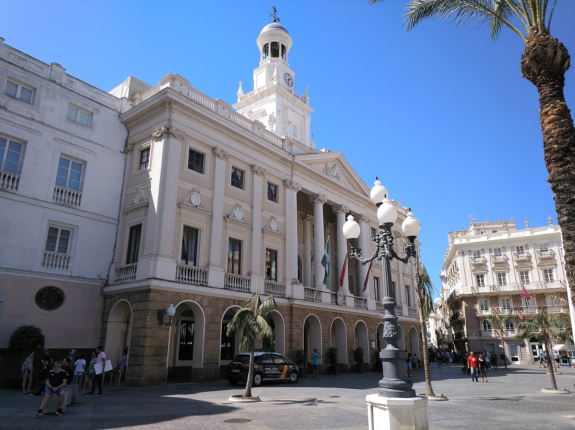 Private guided tour exploring Andalusia from Cadiz